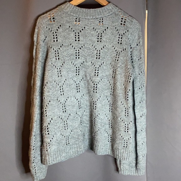 GAP Gray Pointelle Crew Neck Sweater - Picture 5 of 5